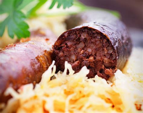 Slovenske krvavice s kislim zeljem