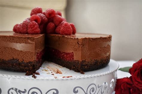 čokoladno malinina torta s prerezom