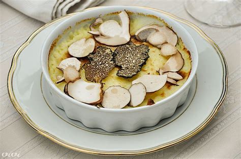 Gratiniran krompirjev pire z zlato skorjico