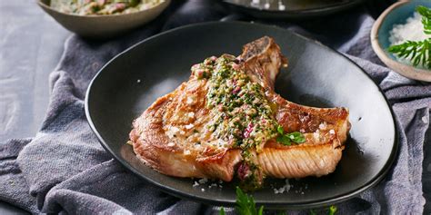 svinjski kotlet z paradižnikovo omako