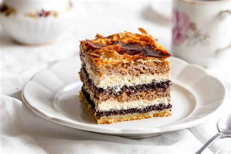 prekmurska gibanica s štirimi nadevi
