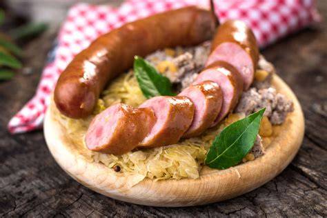 Kranjska klobasa s kislim zeljem