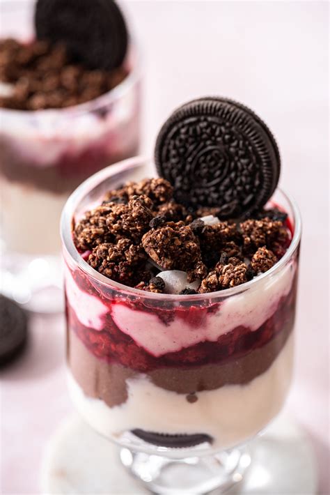 Oreo kozarčki s kokosovo kremo