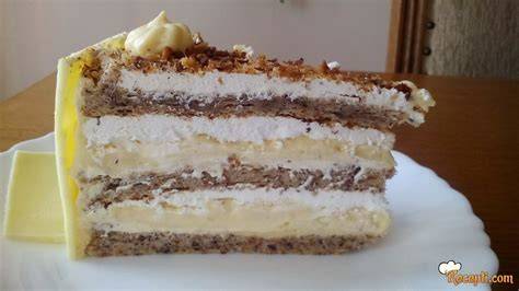 Kornet torta s čokoladom i lješnjacima
