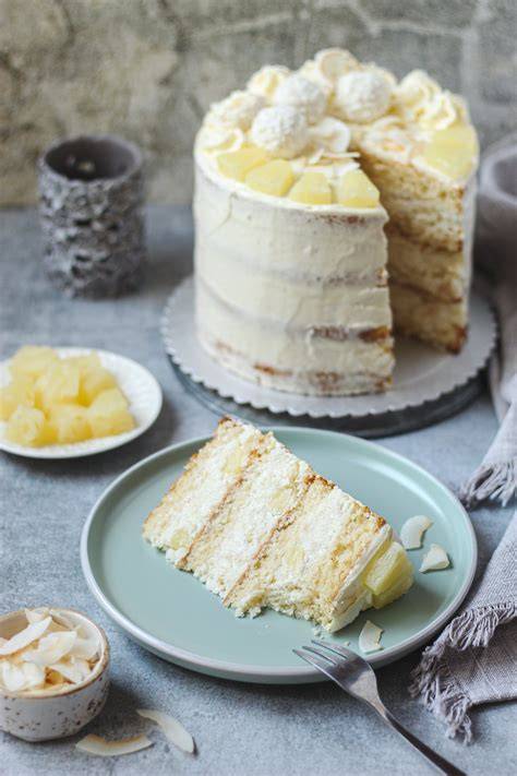 Pina Colada torta sa ananasom i kokosom