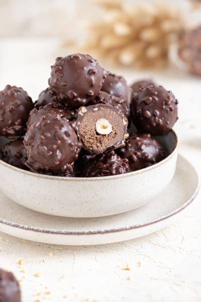 Ferrero Rocher kroglice s čokoladnim oblivom
