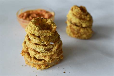 Veganski čebulni obročki na pekaču